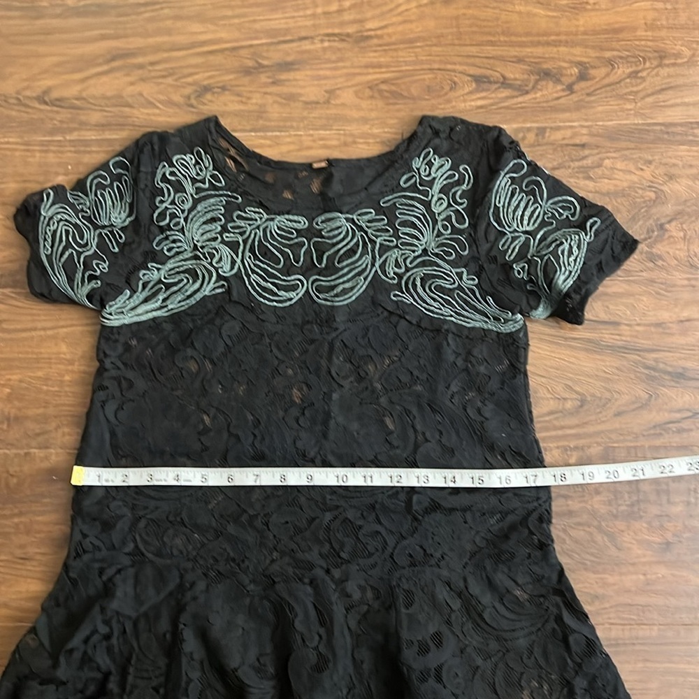 FREE PEOPLE Black Lace Tunic With Embroidery, sz Medium - Picture 11 of 11